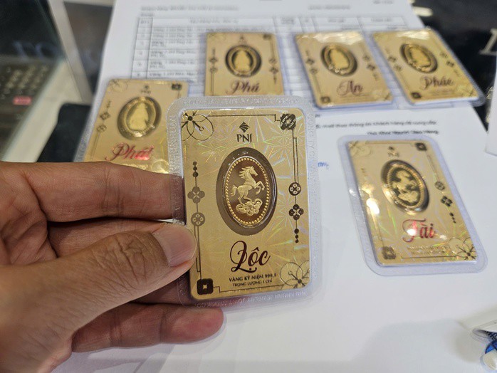 Sáng 10-3, giá vàng miếng SJC tăng khi giá dầu thô rớt mạnh