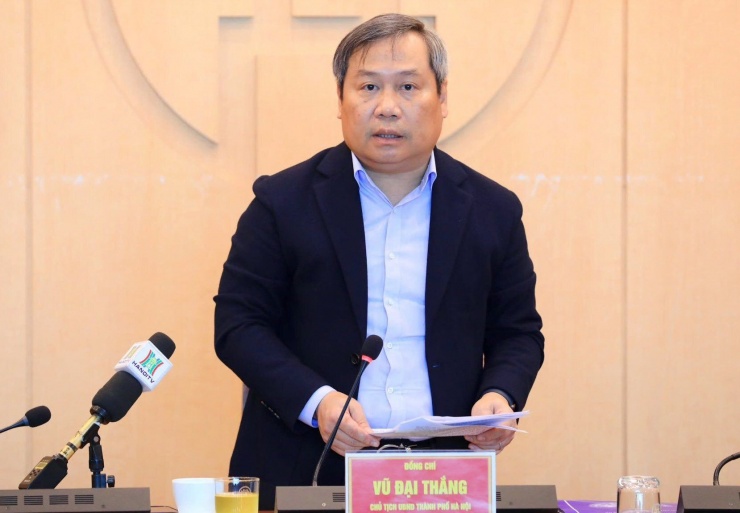 Chủ tịch Hà Nội khuyến cáo người dân bình tĩnh, không tích trữ xăng dầu