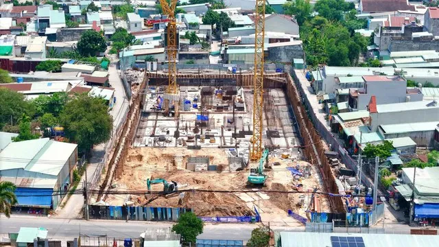 Fenica đã hoàn thành tầng hầm B2 và đang thi công sàn hầm B1, dự kiến đóng nắp hầm vào tháng 5/2026 (Hình ảnh tiến độ được cập nhật vào tháng 3/2026)